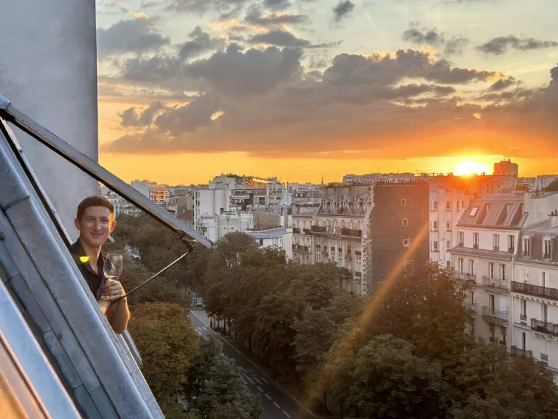 Paris Travel Guide