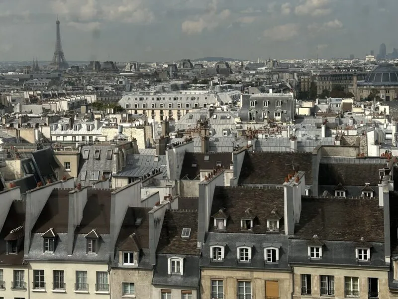 Paris Travel Guide