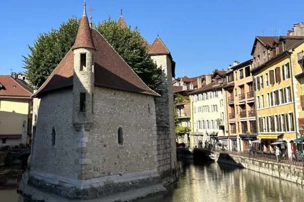 Annecy Travel Guide