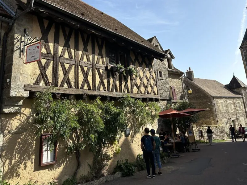 Châteauneuf Travel Guide