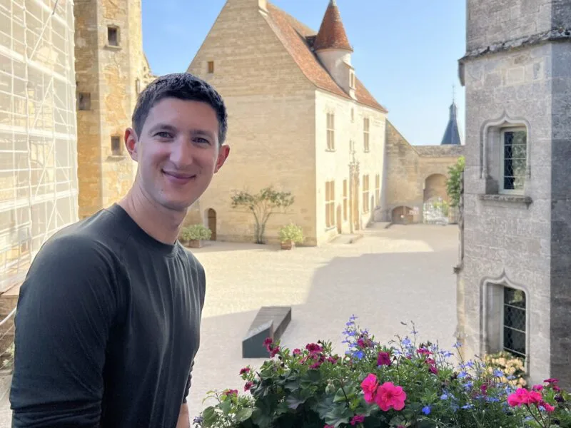 Châteauneuf Travel Guide