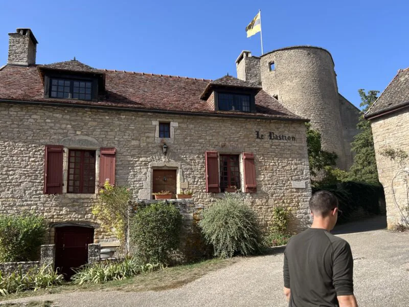 Châteauneuf Travel Guide