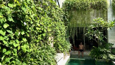 lush green villa in Seminyak Bali