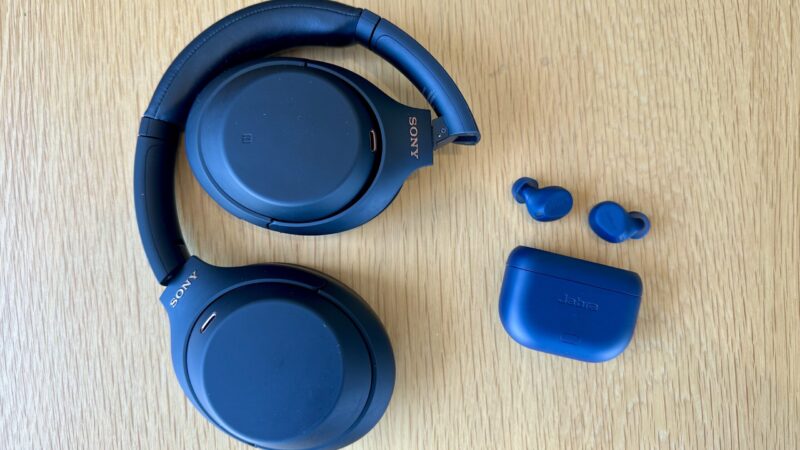 Best Headphones and Earbuds for Travel