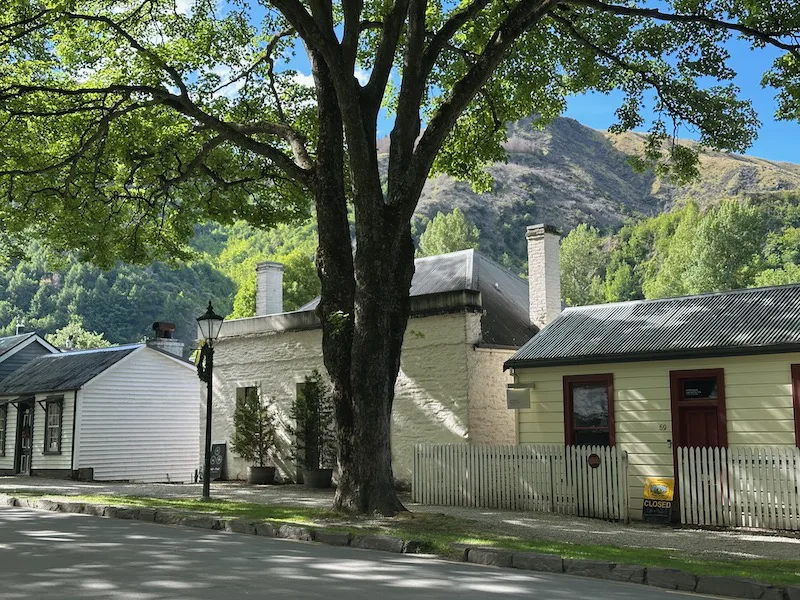 Queenstown or Arrowtown Which is Better Atmosphere