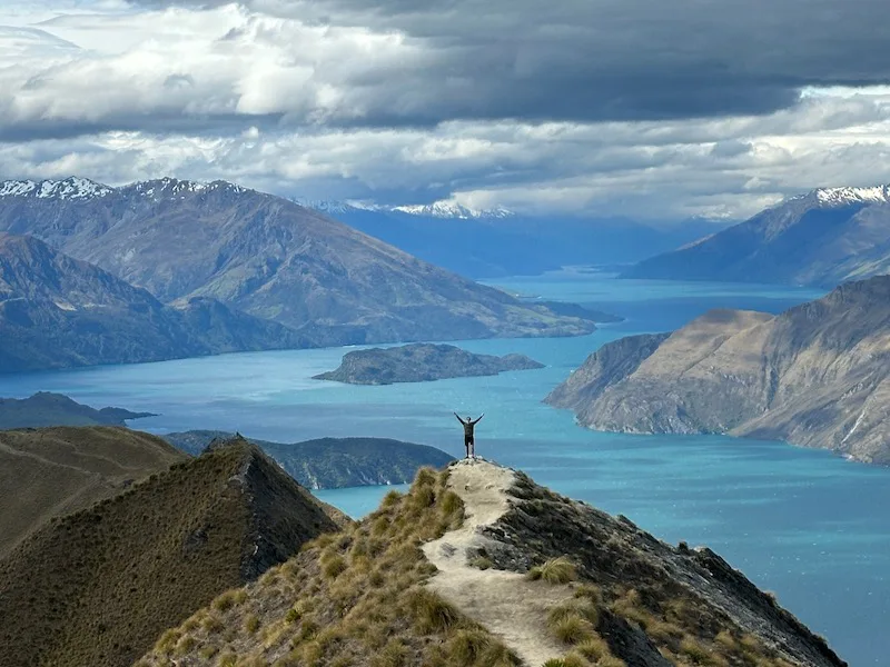Iconic Roys Peak Photo Spot New Zealand