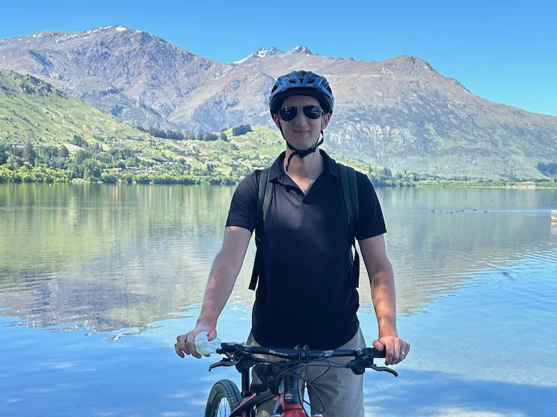 Biking Lake Hayes Trail New Zealand