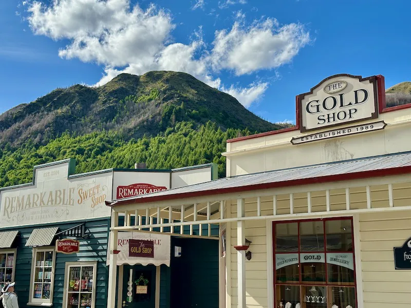 Why Stay in Arrowtown as Best Areas to Stay in Queenstown