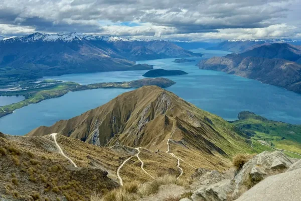 mountain and lake views from the summit of Roys Peak in Wanaka