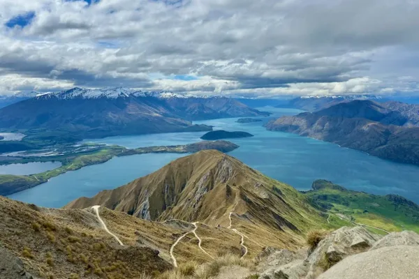 What to Expect on the Roy's Peak Hike in New Zealand