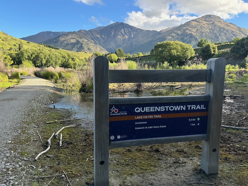 Lake Hayes Queenstown Trail Walkway Hike