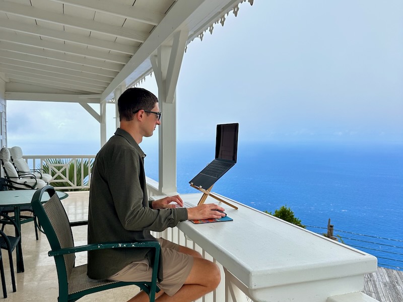 digital nomad in Saba working overlooking the ocean
