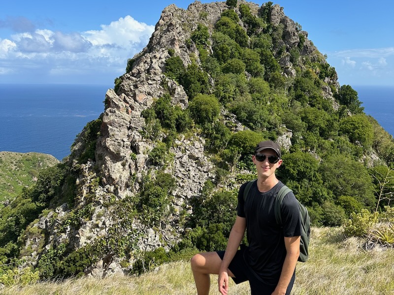 is hiking in Saba worth it?