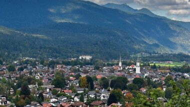 is garmisch partenkirchen worth visiting town view