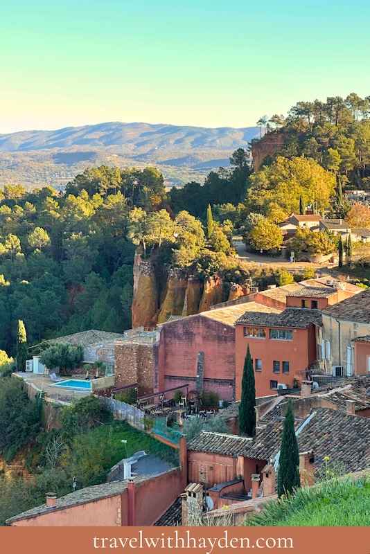 where to stay in Roussillon France