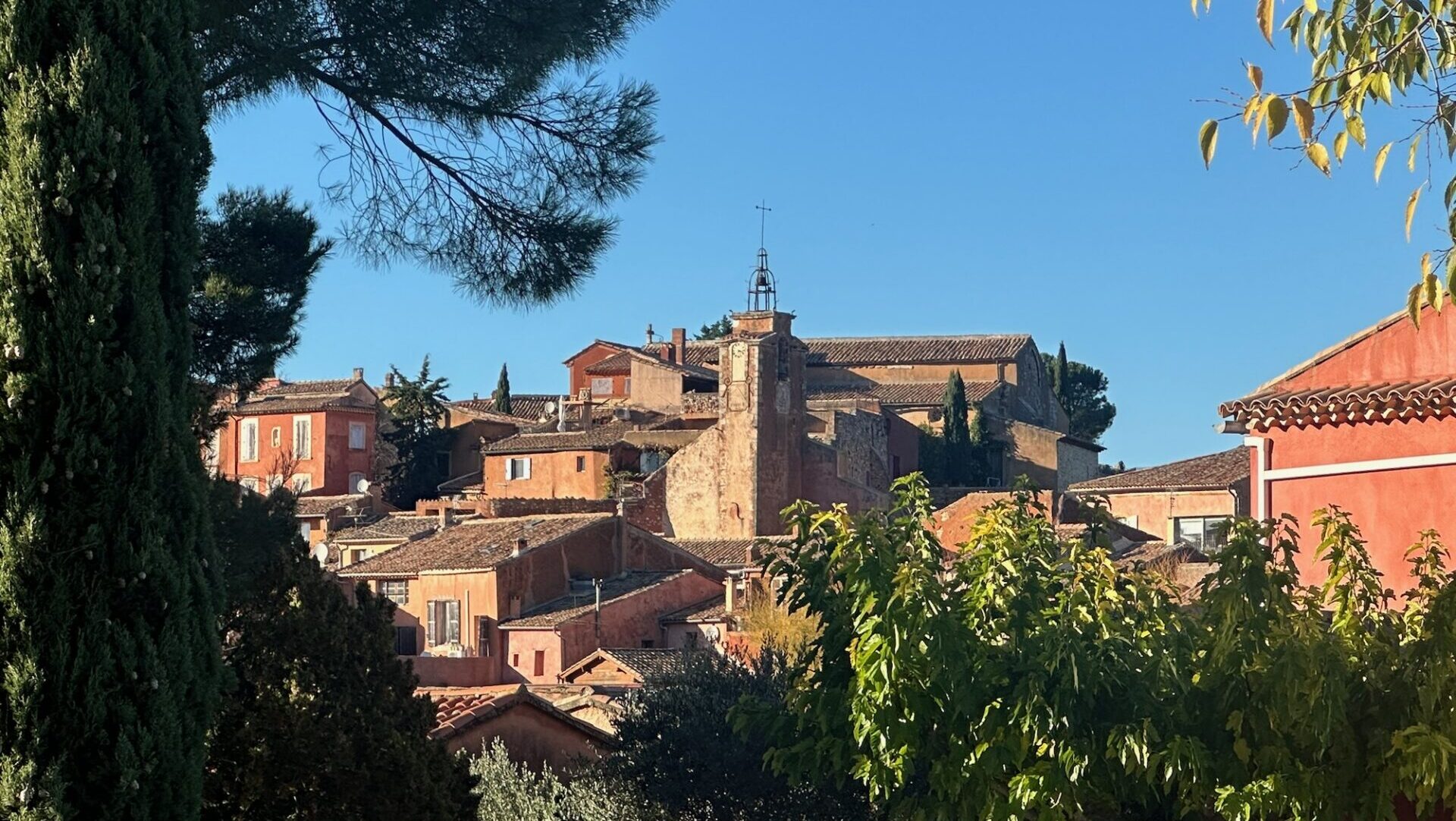 roussillon provence complete travel guide things to do worth visiting