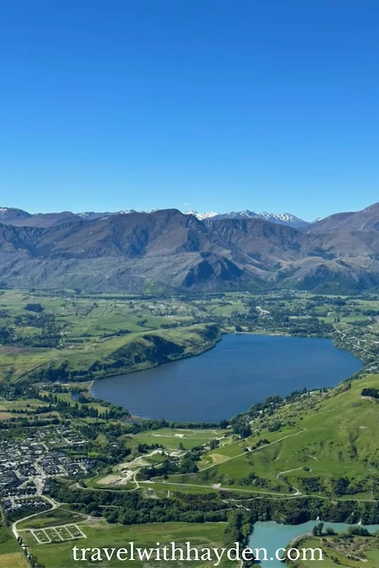 views over Lake Hayes and mountains in queenstown