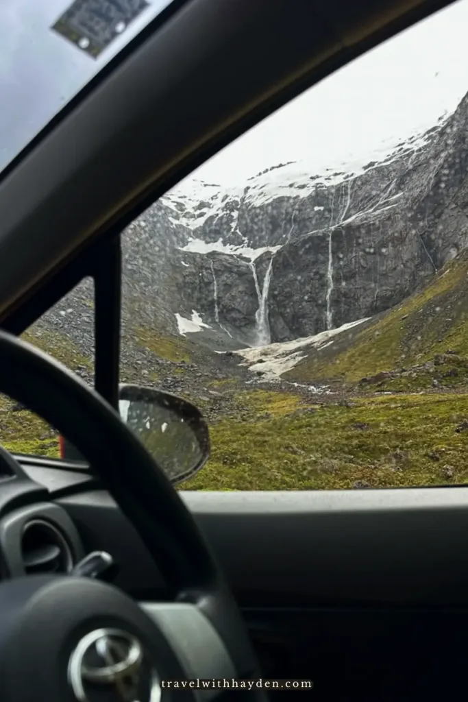 roadtrip through Fiordland National Park on Milford Road