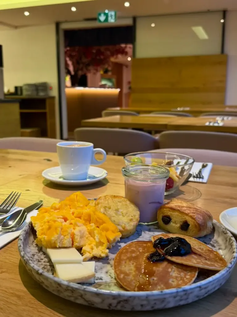 Breakfast Options at Grindellodge Hotel in Grindelwald