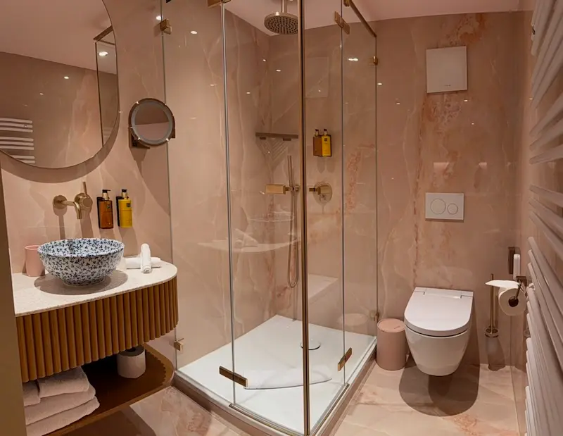 Yama Suite Bathroom at Grindellodge